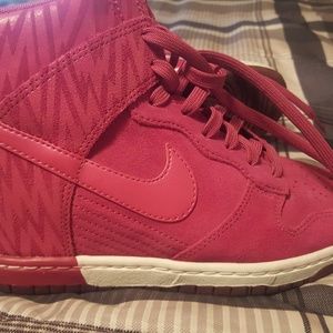 HOt pink nike sneakers 7 1/2